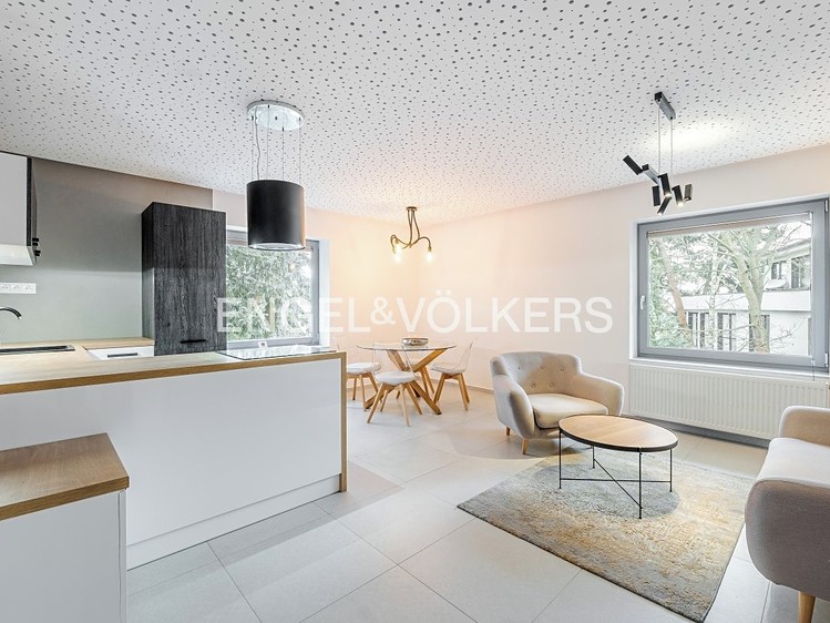 Prodej vily 318 m², pozemek 747 m² - foto 4