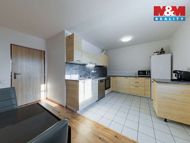 Prodej rodinného domu 409 m², pozemek 1 842 m² - foto 8
