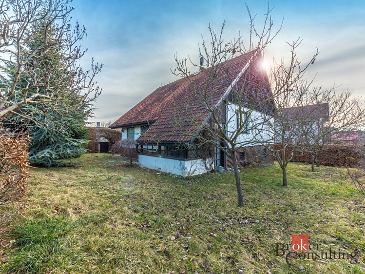 Prodej rodinného domu 210 m², pozemek 609 m² - foto 4