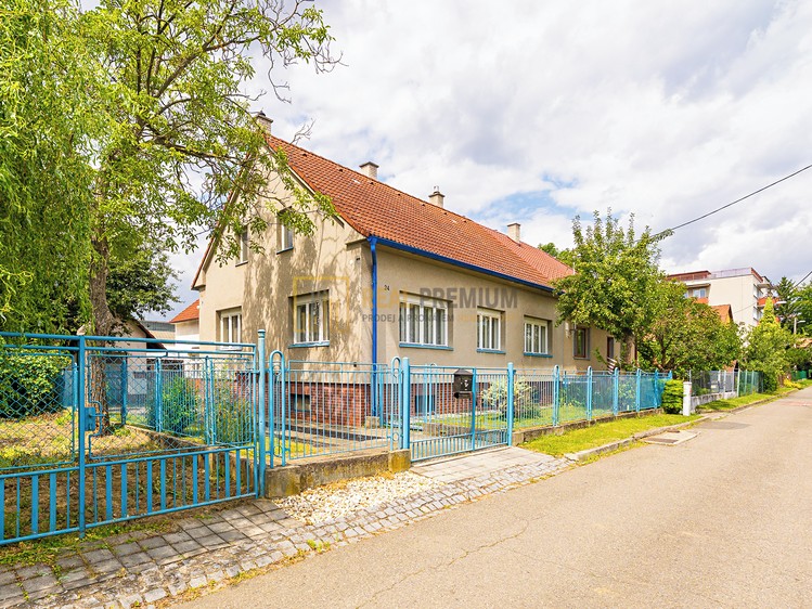 Prodej rodinného domu 138 m², pozemek 641 m² - foto 1