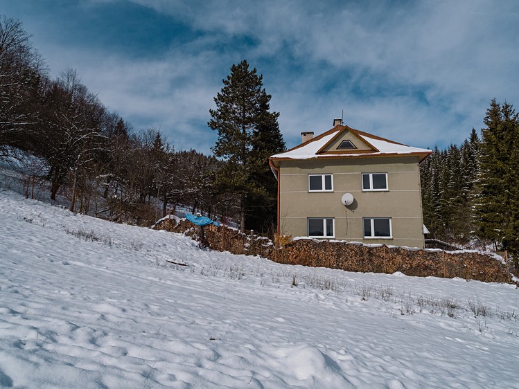 Prodej rodinného domu 220 m², pozemek 1 000 m² - foto 2