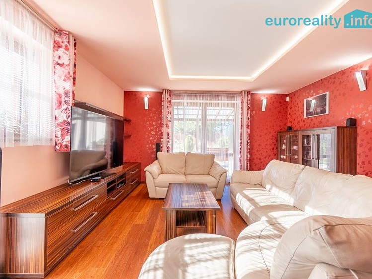Prodej rodinného domu 270 m², pozemek 2 175 m² - foto 7