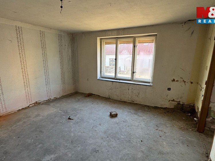 Prodej rodinného domu 170 m², pozemek 1 300 m² - foto 7