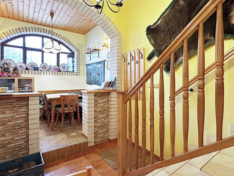 Prodej rodinného domu 285 m², pozemek 140 m² - foto 3