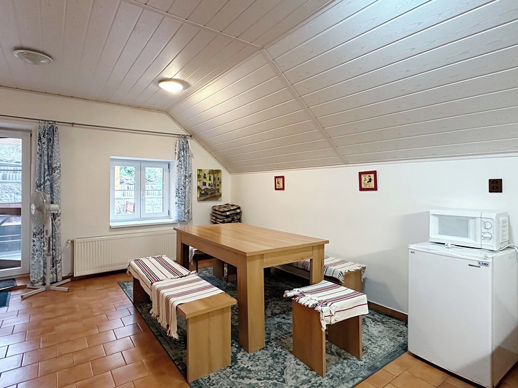 Prodej rodinného domu 285 m², pozemek 140 m² - foto 7