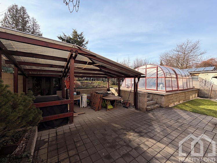 Prodej rodinného domu 234 m², pozemek 649 m² - foto 7
