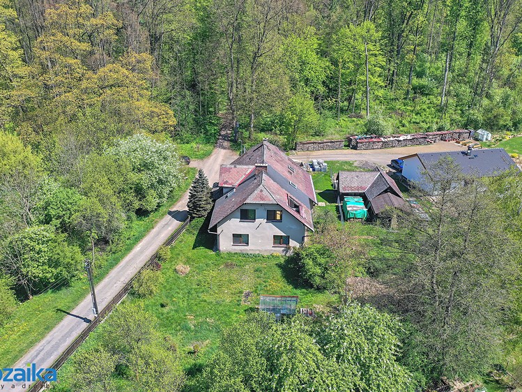 Prodej rodinného domu 322 m², pozemek 1 175 m² - foto 1