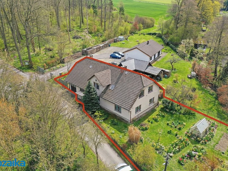 Prodej rodinného domu 322 m², pozemek 1 175 m² - foto 3