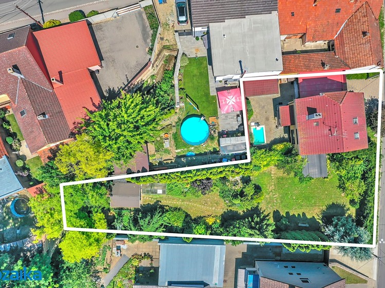 Prodej rodinného domu 244 m², pozemek 893 m² - foto 3
