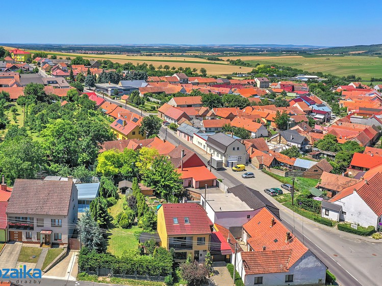 Prodej rodinného domu 244 m², pozemek 893 m² - foto 6