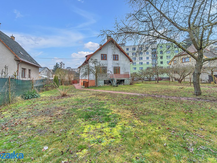 Prodej rodinného domu 277 m², pozemek 841 m² - foto 1