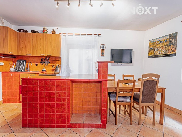 Prodej rodinného domu 200 m², pozemek 173 m² - foto 8