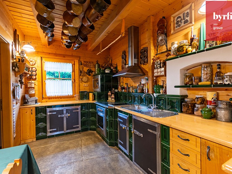 Prodej rodinného domu 130 m², pozemek 83 693 m² - foto 1