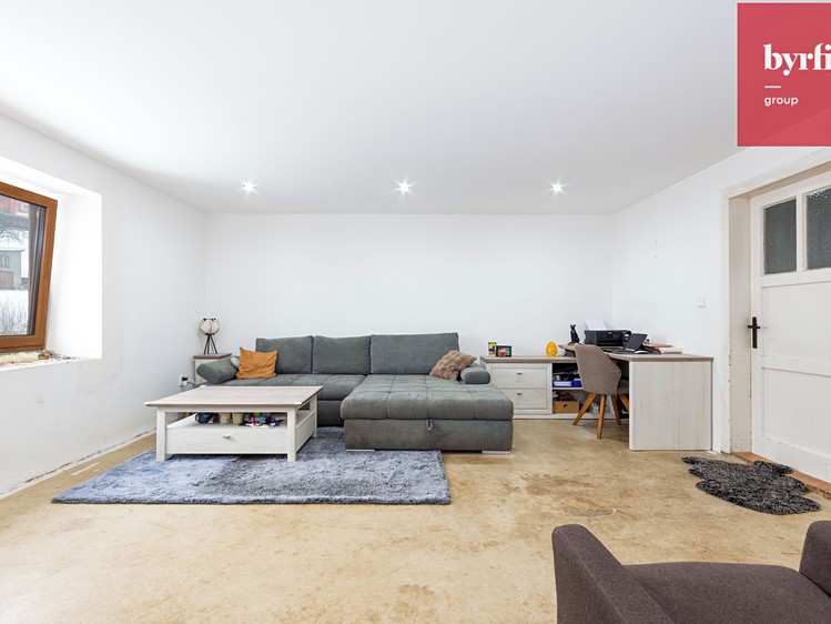 Prodej rodinného domu 250 m², pozemek 4 559 m² - foto 2