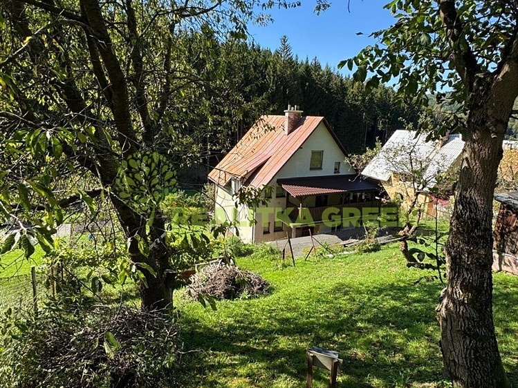 Prodej rodinného domu 200 m², pozemek 992 m² - foto 5
