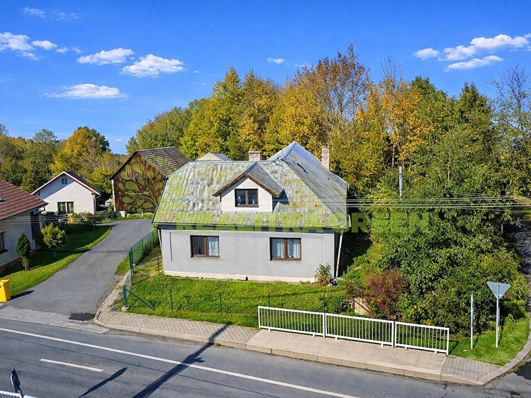Prodej rodinného domu 173 m², pozemek 382 m² - foto 1