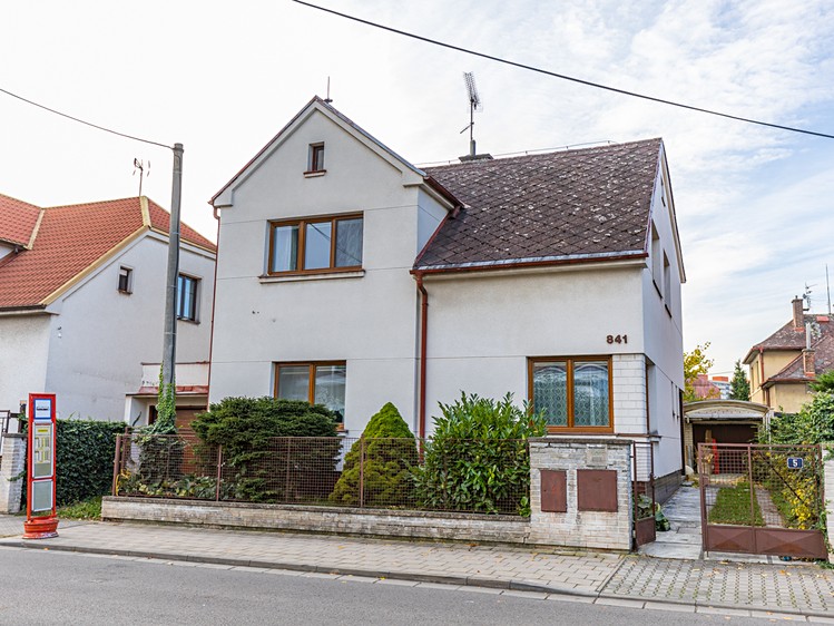 Prodej vícegeneračního domu 114 m², pozemek 417 m² - foto 1