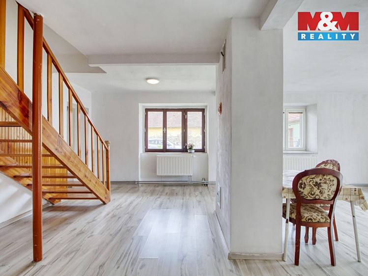 Prodej rodinného domu 205 m², pozemek 708 m² - foto 3