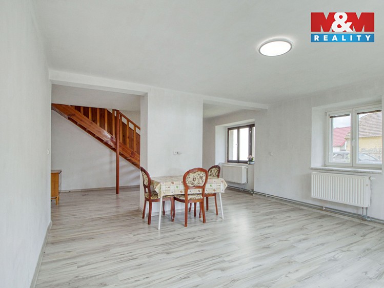 Prodej rodinného domu 205 m², pozemek 708 m² - foto 4
