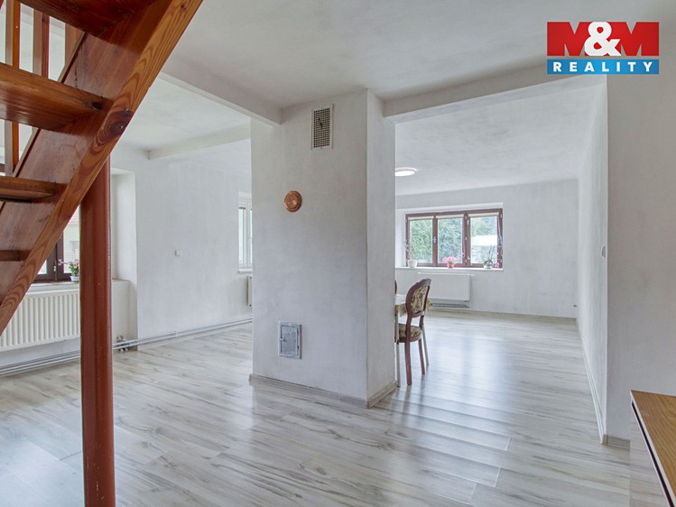 Prodej rodinného domu 205 m², pozemek 708 m² - foto 8