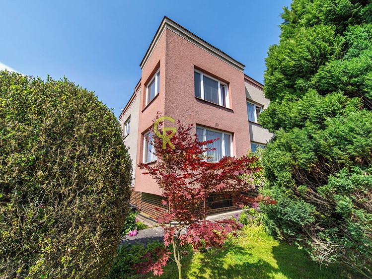 Prodej rodinného domu 194 m², pozemek 1 602 m² - foto 1
