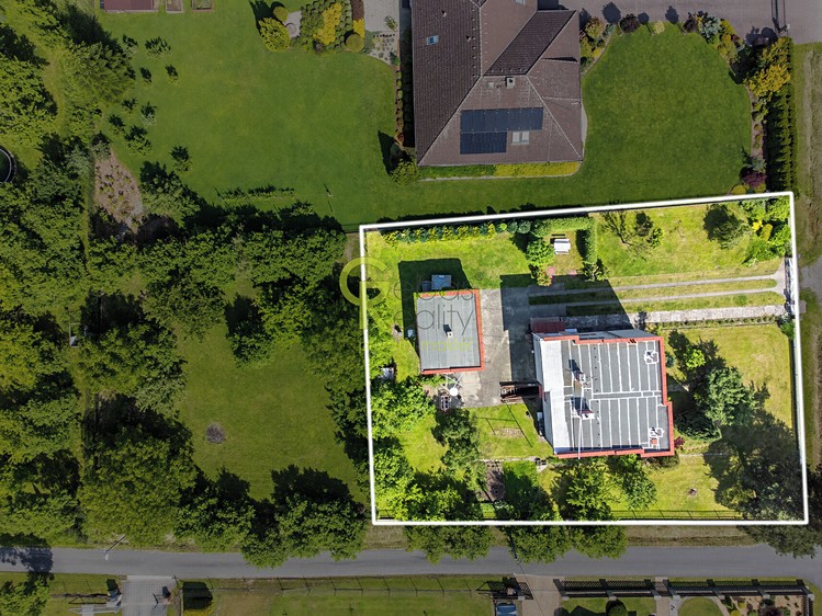 Prodej rodinného domu 194 m², pozemek 1 602 m² - foto 2