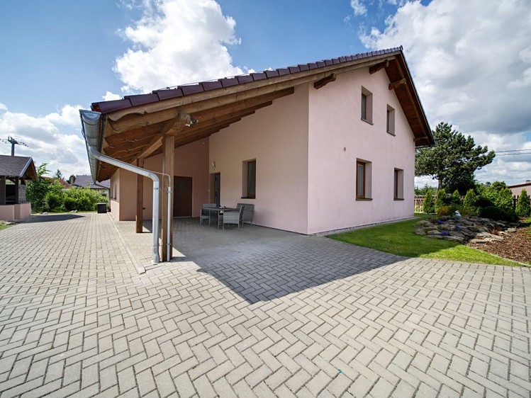 Prodej rodinného domu 171 m², pozemek 1 327 m² - foto 1