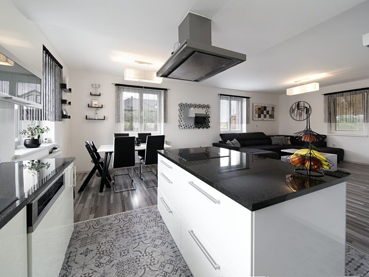 Prodej rodinného domu 171 m², pozemek 1 327 m² - foto 2