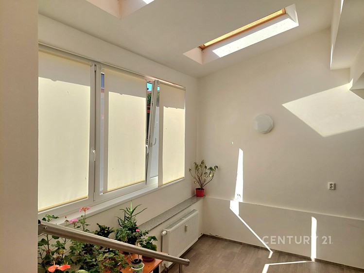 Prodej bytu atypické 88 m² - foto 2