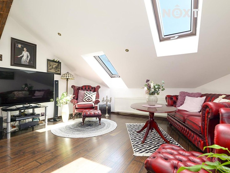 Prodej bytu 4+kk 113 m² (Podkrovní) - foto 2