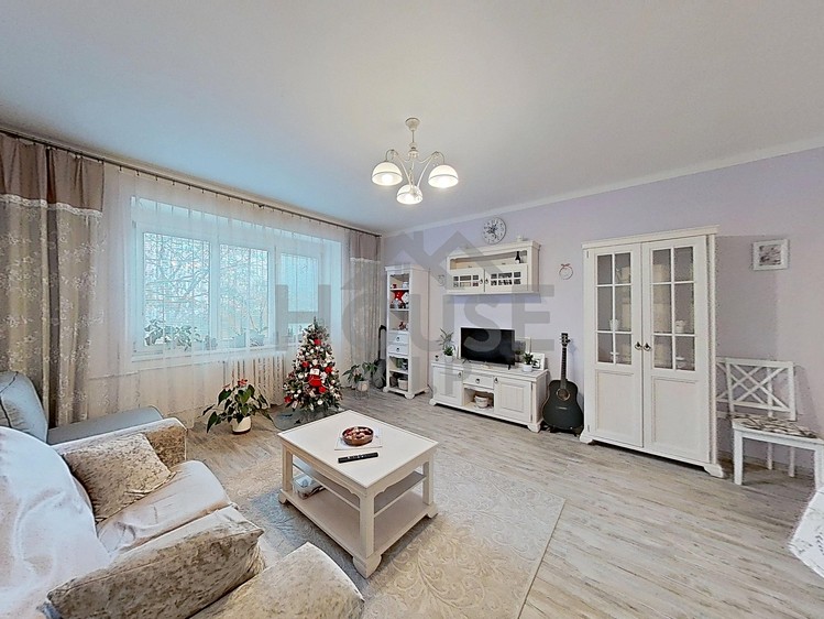 Prodej bytu 3+1 77 m² - foto 1