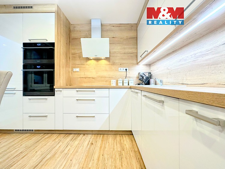 Prodej bytu 3+1 70 m² - foto 1