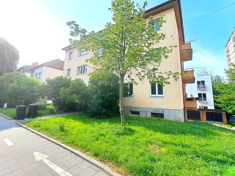 Prodej bytu 3+kk 80 m² (Jednopodlažní) - foto 1