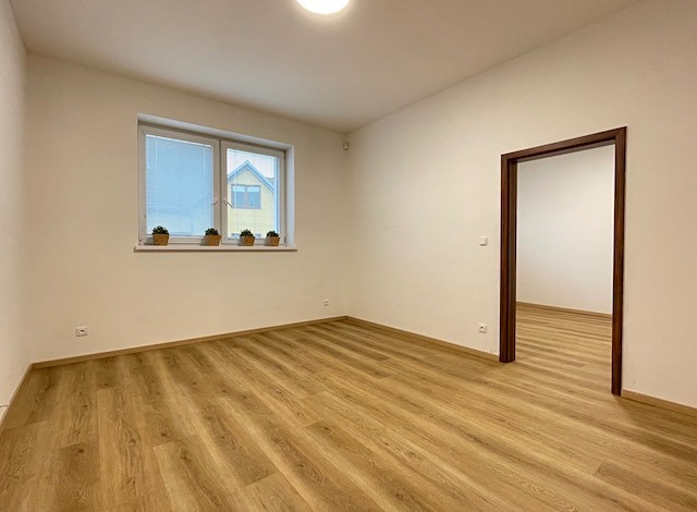 Pronájem bytu 2+1 70 m² (Jednopodlažní) - foto 2