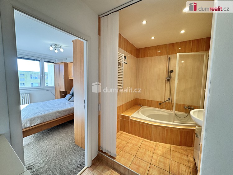 Pronájem bytu 3+1 70 m² - foto 2