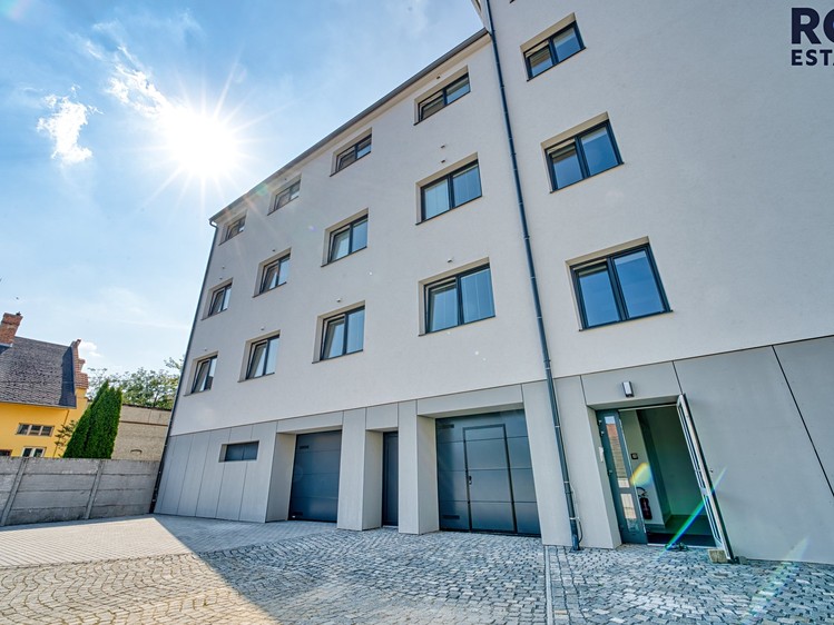 Pronájem bytu 1+kk 28 m² - foto 4