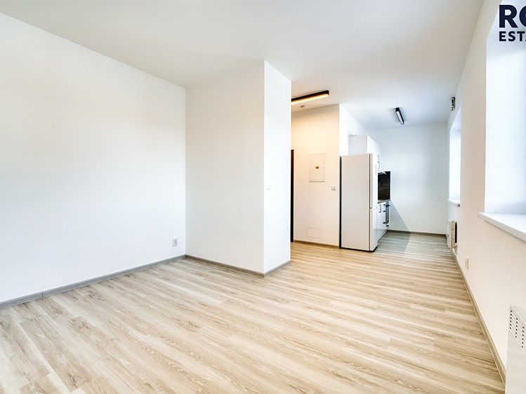 Pronájem bytu 1+kk 28 m² - foto 7