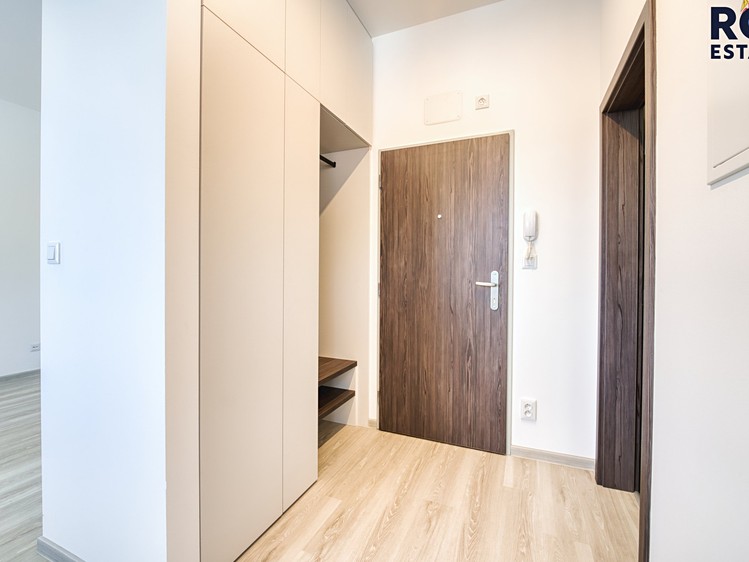 Pronájem bytu 1+kk 28 m² - foto 8