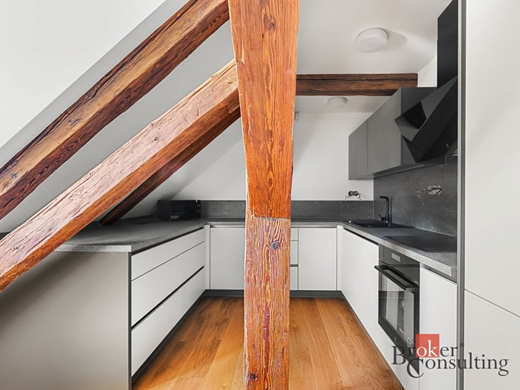 Pronájem bytu atypické 71 m² - foto 2