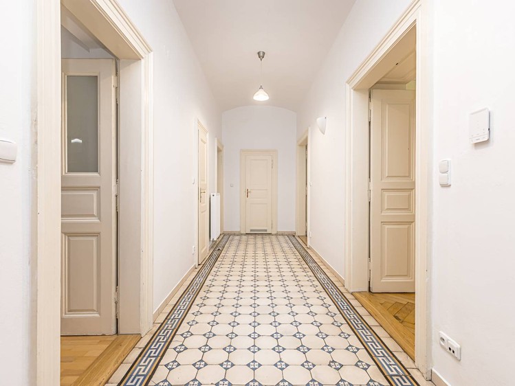Pronájem bytu 5+kk 144 m² - foto 8