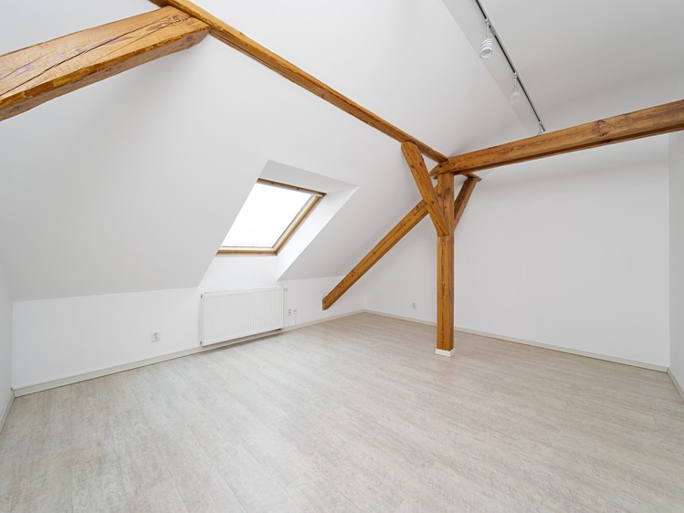 Pronájem bytu 2+1 58 m² - foto 1
