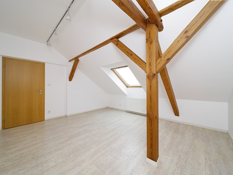 Pronájem bytu 2+1 58 m² - foto 2