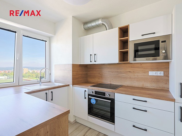 Pronájem bytu 3+kk 64 m² - foto 1
