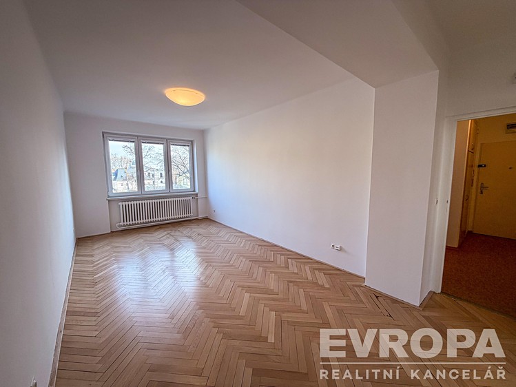 Pronájem bytu 2+1 57 m² - foto 7