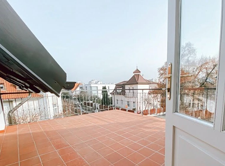 Pronájem bytu 3+1 111 m² - foto 3