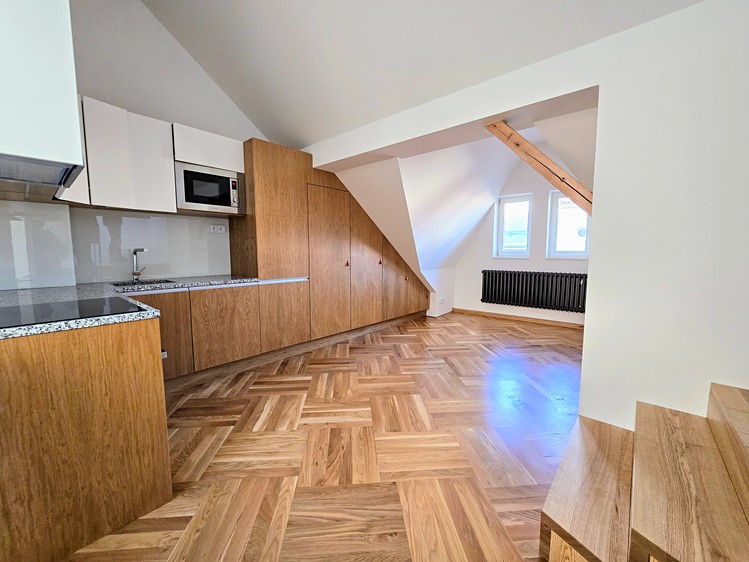Pronájem bytu 2+kk 85 m² (Mezonet) - foto 2