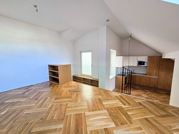 Pronájem bytu 2+kk 85 m² (Mezonet) - foto 3