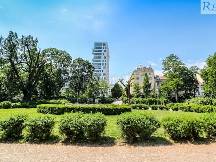 Pronájem bytu 3+kk 88 m² - foto 1