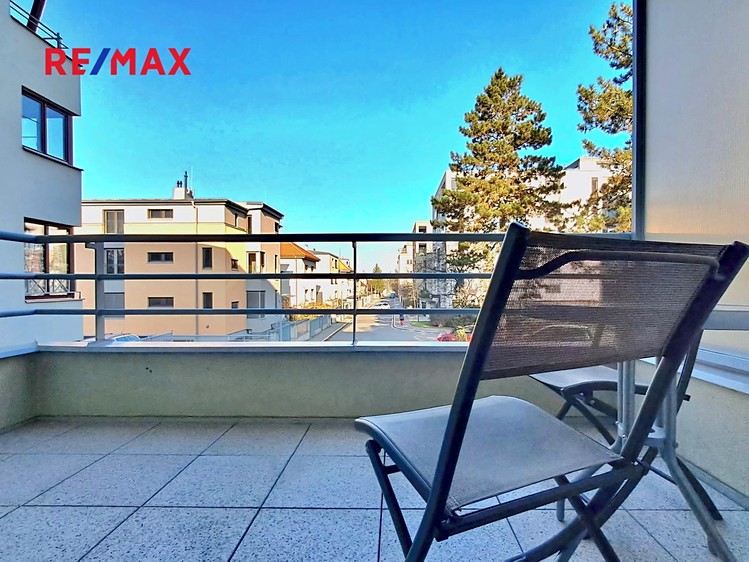Pronájem bytu 1+kk 34 m² - foto 2