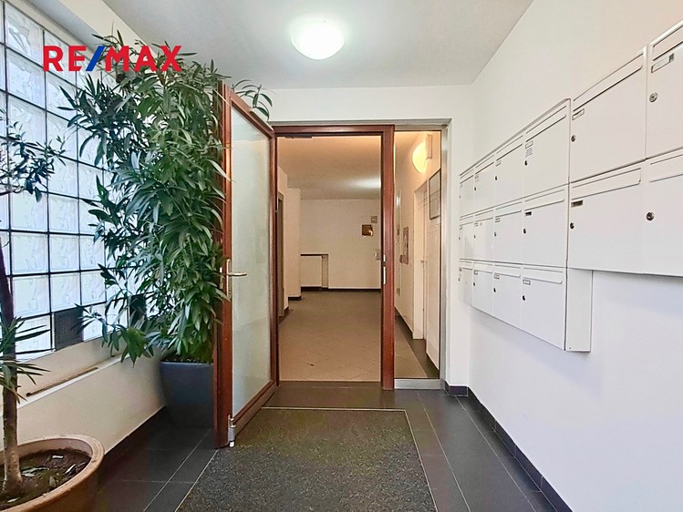 Pronájem bytu 1+kk 34 m² - foto 8